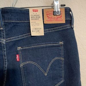 Levi’s Mid-Rise Skinny Jeans